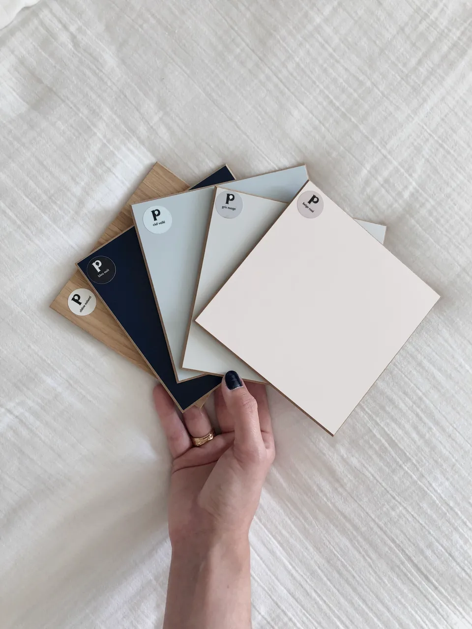 Studio Madame : architecte d’intérieur, Paris et Montmorency
Prestation : étude
Photographie d’intérieur : nuancier dans des tons de rose et de bleu.