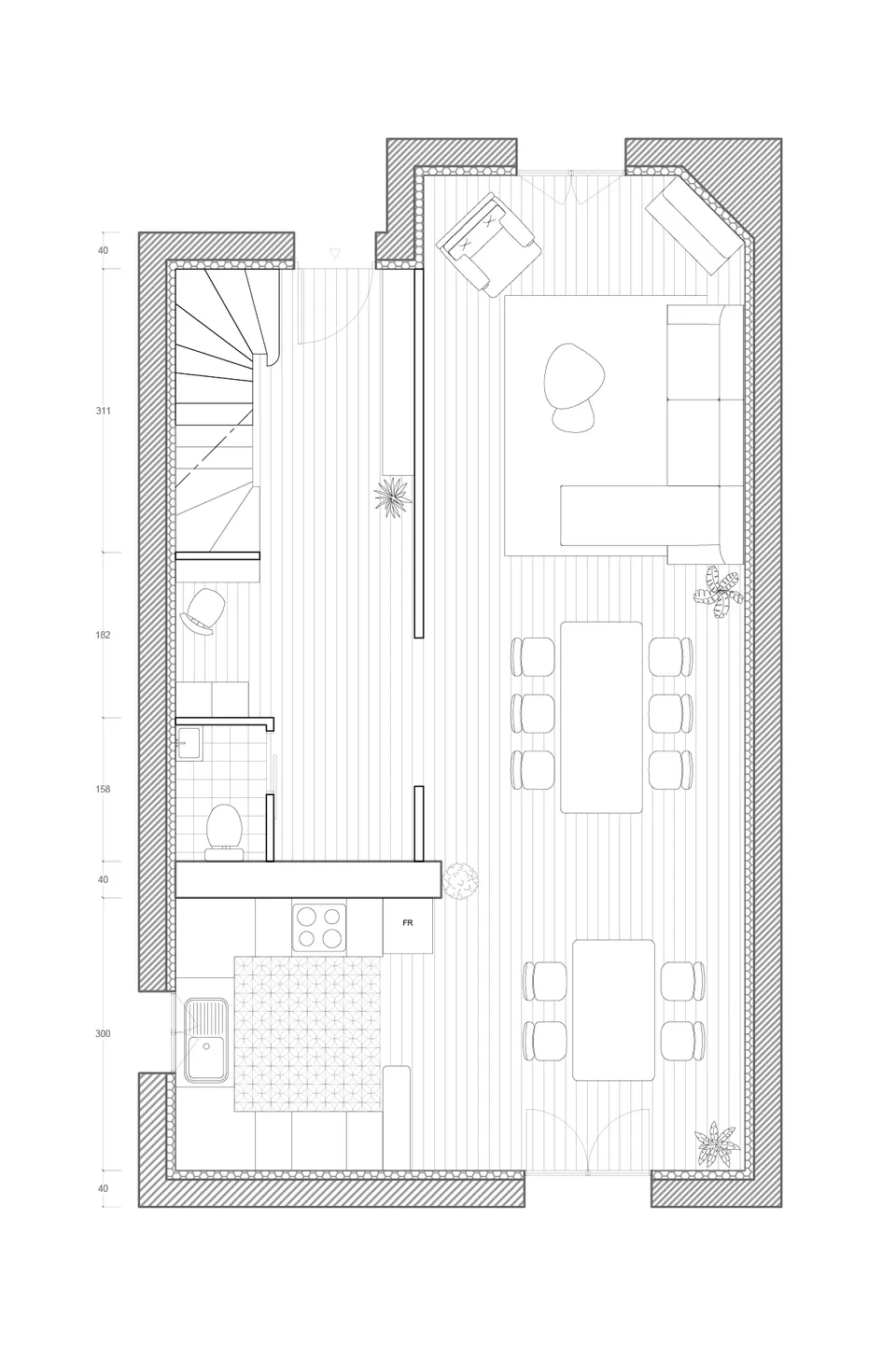 Studio Madame : architecte d’intérieur, Paris et Montmorency
Prestation : valorisation immobilière
Plan meublé en noir et blanc.
